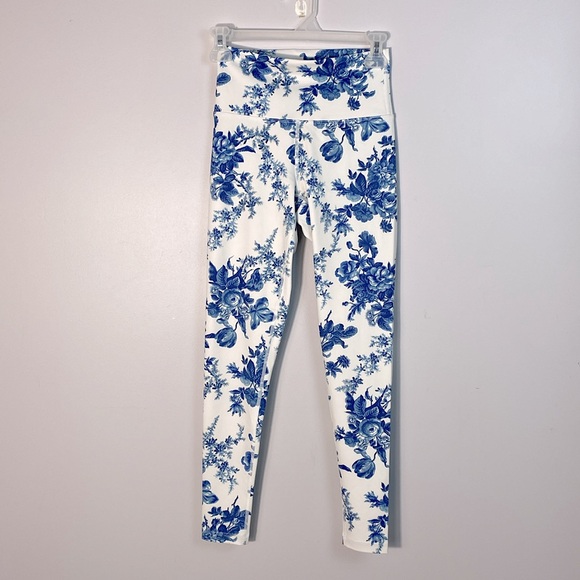 LoveshackFancy x Beachriot High Waist blue and white floral leggings size XS - Picture 3 of 9